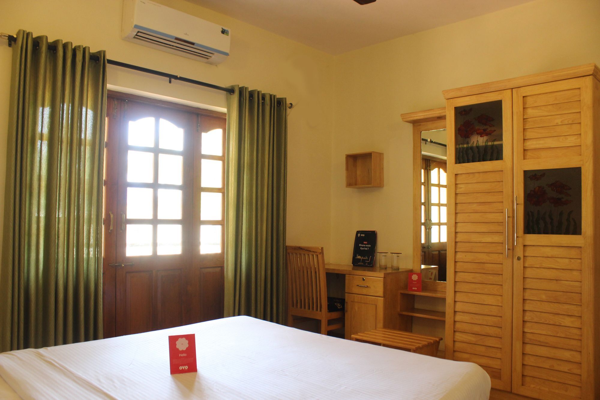 Oyo 7333 V Palms Hotel Candolim Exterior foto