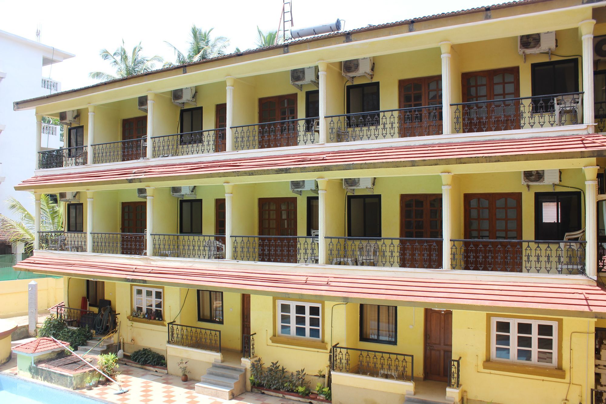 Oyo 7333 V Palms Hotel Candolim Exterior foto