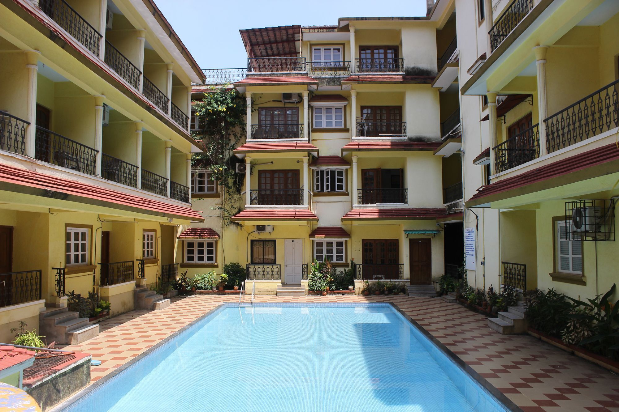Oyo 7333 V Palms Hotel Candolim Exterior foto